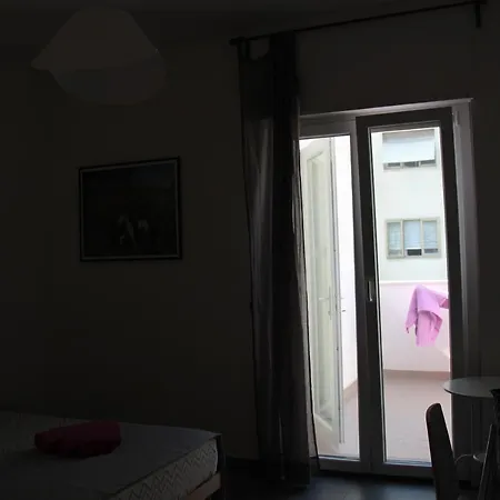 Irie Life - Centre Penthouse Гостевой дом 3*